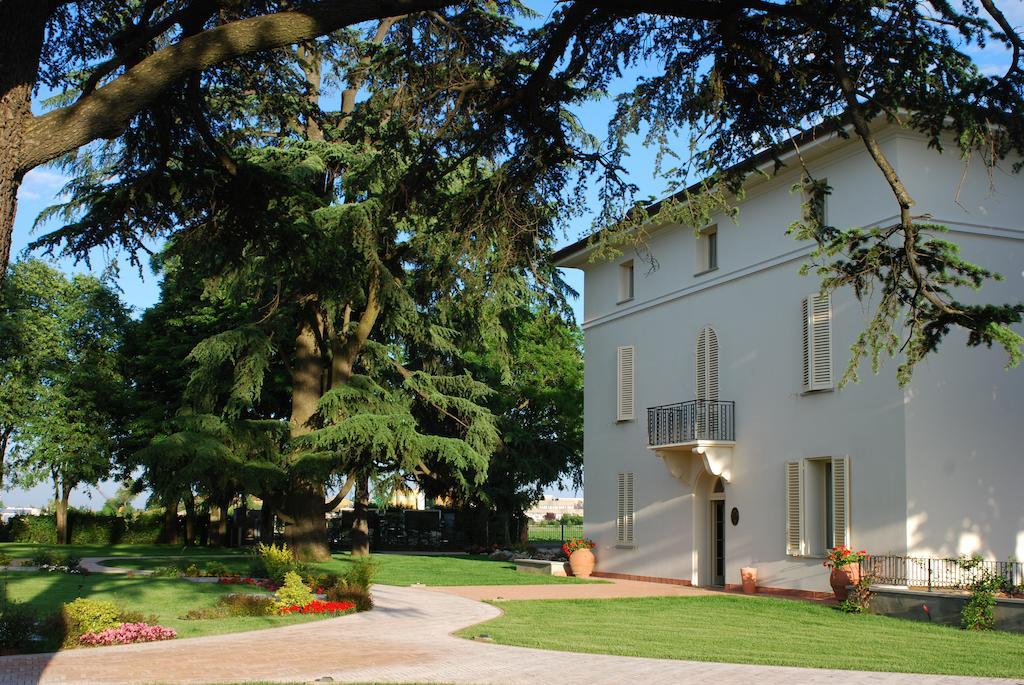Relais Villa Valfiore Сан-Лаццаро-ді-Савена Екстер'єр фото